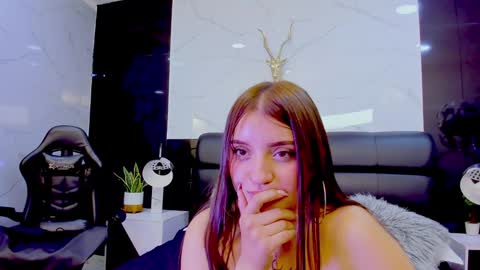 Maylin online show from December 21, 4:41 am