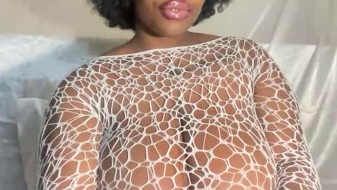 mayluvsu online show from February 17, 5:18 am