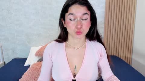 Mayra online show from January 9, 1:13 pm