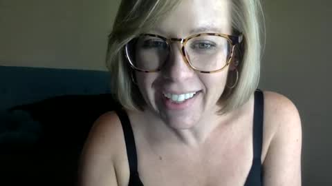 mayzie_mac online show from July 3, 8:59 pm