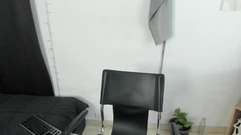 Snapshot of mazikeen_18 chatting on March 11, 11:44 am mazikeen_18 online show from March 11, 11:44 am