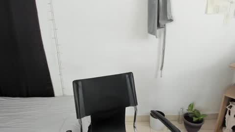 Snapshot of mazikeen_18 chatting on January 7, 12:09 pm mazikeen_18 online show from January 7, 12:09 pm