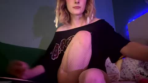 meadowmoon3 online show from June 25, 12:54 am