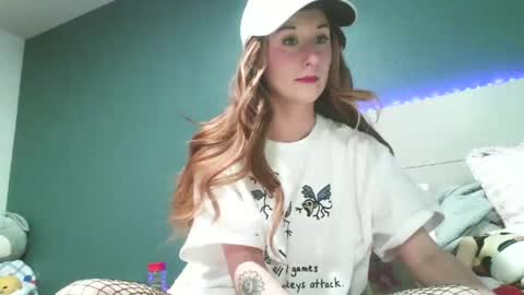 meadowmoon3 online show from December 16, 6:19 am