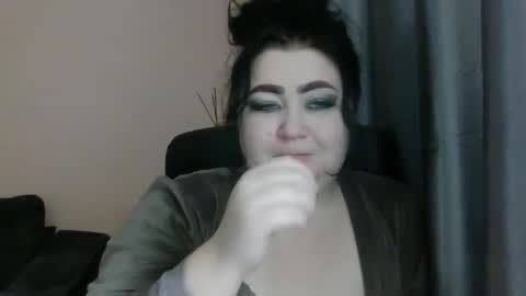 Snapshot of medjik_lool chatting on December 19, 8:13 am Oltereodora-lima online show from December 19, 8:13 am