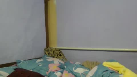 Snapshot of medjik_lool chatting on January 1, 5:44 pm Oltereodora-lima online show from January 1, 5:44 pm