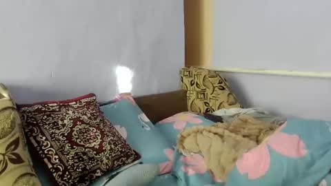 Snapshot of medjik_lool chatting on January 15, 7:48 am Oltereodora-lima online show from January 15, 7:48 am