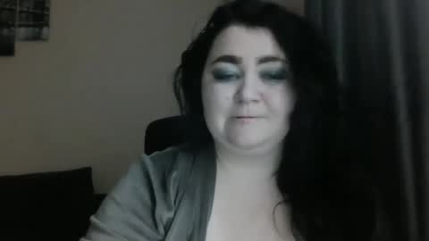 Snapshot of medjik_lool chatting on December 11, 12:02 pm Oltereodora-lima online show from December 11, 12:02 pm