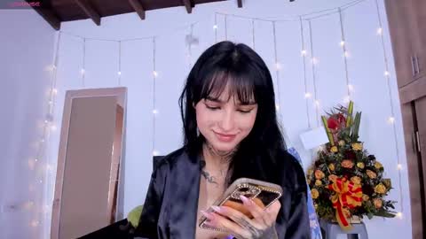 Snapshot of medussa13 chatting on February 21, 1:22 am medussa13 online show from February 21, 1:22 am
