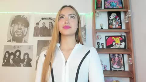 Snapshot of meeowlody chatting on September 29, 10:26 pm Emily online show from September 29, 10:26 pm