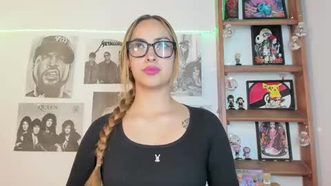 Snapshot of meeowlody chatting on October 8, 10:36 pm Emily online show from October 8, 10:36 pm