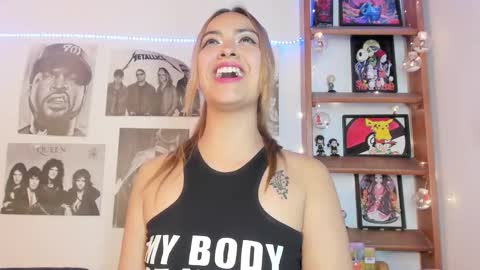 Snapshot of meeowlody chatting on October 12, 12:46 am Emily online show from October 12, 12:46 am