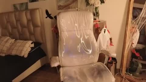 Megan online show from October 17, 1:47 pm