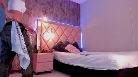 M E G A N online show from January 29, 6:50 pm