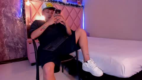 M E G A N online show from December 8, 7:11 pm