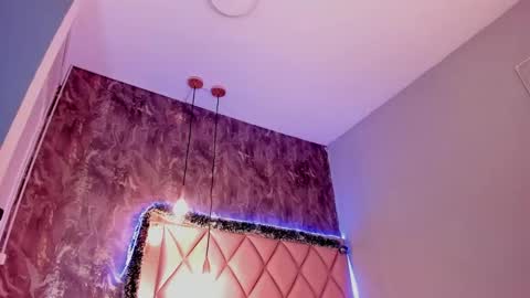 M E G A N online show from December 14, 7:46 pm