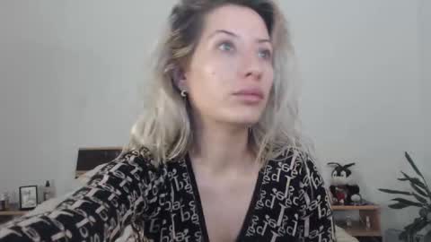 Snapshot of megan_blazee chatting on September 14, 6:06 pm Megan Blazee online show from September 14, 6:06 pm