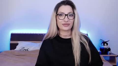 Snapshot of megan_blazee chatting on December 22, 9:20 pm Megan Blazee online show from December 22, 9:20 pm