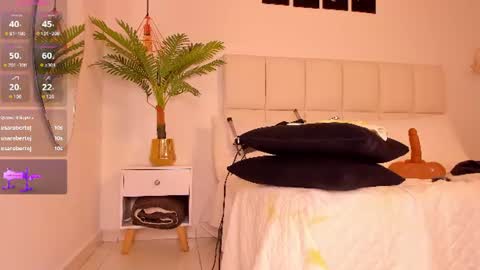 megan_brunette2 online show from July 3, 3:23 am