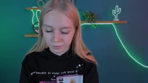 megan_cold online show from November 3, 10:08 am