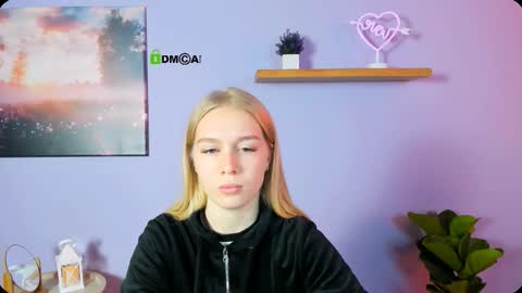 megan_cold online show from October 19, 8:49 am