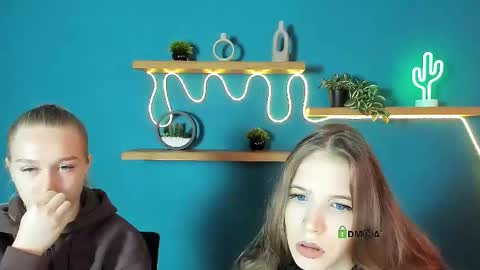 megan_cold online show from October 17, 8:39 am