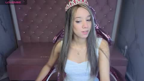 megan_collins_b online show from October 23, 12:55 pm