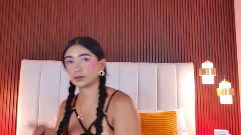 Carolina Paez online show from November 18, 3:02 pm