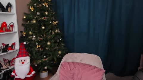 Megan online show from December 17, 6:24 am