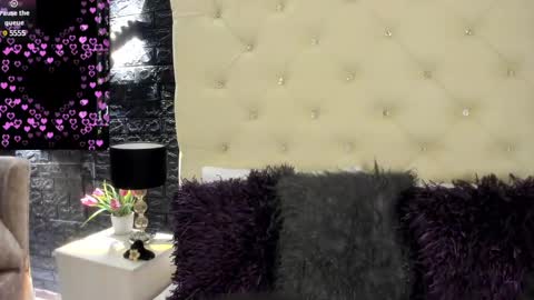     online show from December 9, 12:08 pm