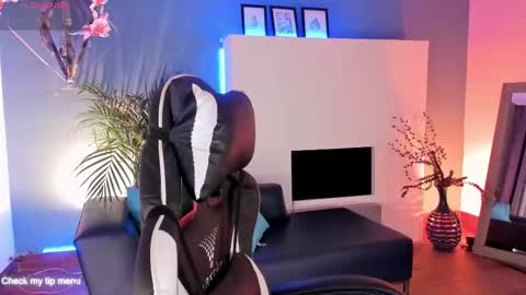    online show from October 18, 2:58 am