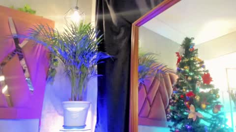 Snapshot of megan_inked_ chatting on December 13, 2:21 am online show from December 13, 2:21 am