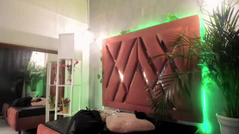 Snapshot of megan_inked_ chatting on January 10, 2:57 am online show from January 10, 2:57 am
