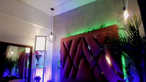 Snapshot of megan_inked_ chatting on March 1, 2:15 am online show from March 1, 2:15 am