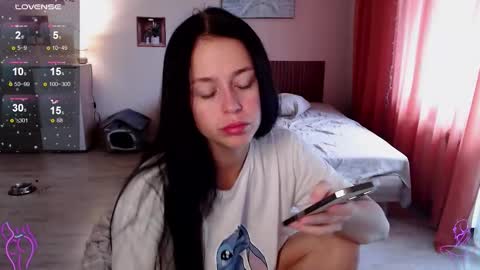 Snapshot of megan_nilson chatting on October 13, 7:00 am Megan online show from October 13, 7:00 am