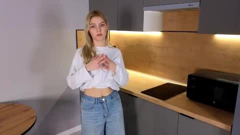 Alissa online show from December 1, 6:10 pm