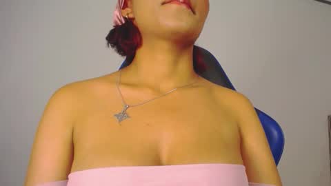 Snapshot of megan_sr03 chatting on October 22, 6:40 am Megan online show from October 22, 6:40 am