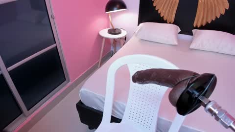 Snapshot of megan_texass chatting on September 19, 7:46 pm Megan online show from September 19, 7:46 pm