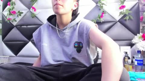 megan_thompsonn_ online show from October 17, 2:37 am