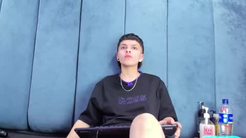 megan_thompsonn_ online show from March 13, 2:57 am