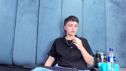 megan_thompsonn_ online show from March 22, 8:20 am