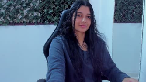 megan white 01  online show from January 28, 9:19 am