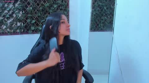 megan white 01  online show from March 5, 4:35 am