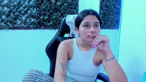 megan white 01  online show from February 6, 2:33 am