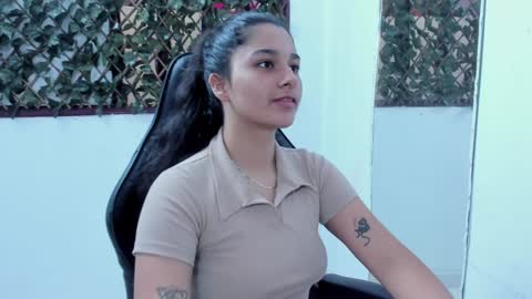 megan white 01  online show from January 19, 7:47 pm