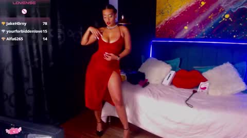 M E G A N   online show from December 22, 7:54 am