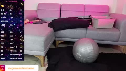 megancastelli69 online show from October 29, 4:28 am