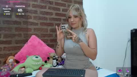 Snapshot of megancolins1 chatting on September 29, 9:42 pm ---Megan--- online show from September 29, 9:42 pm