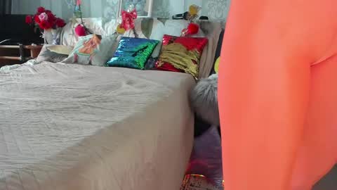 Nicki--------- Welcome to my Room online show from February 20, 7:55 am