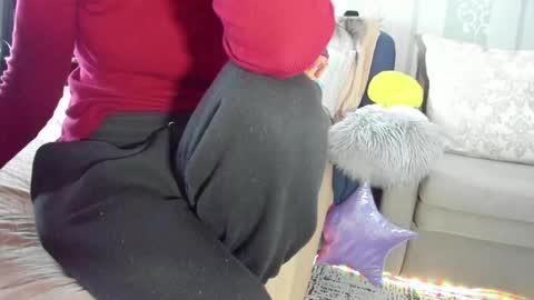 Nicki--------- Welcome to my Room online show from February 17, 8:09 am
